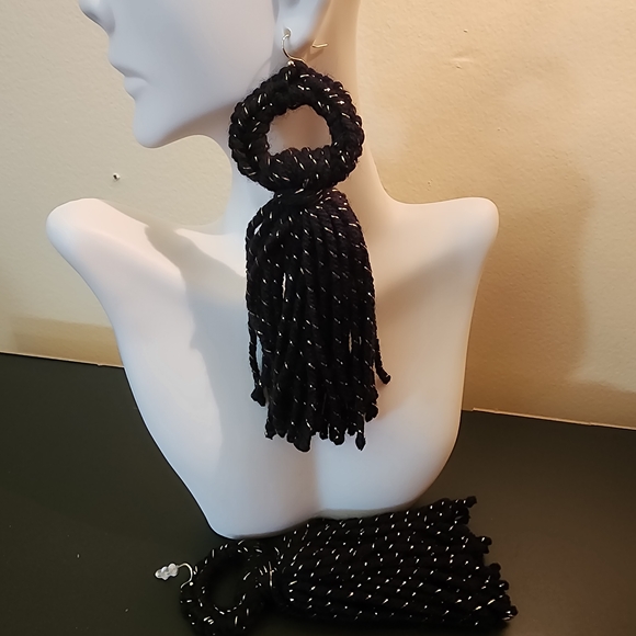 Jewelry - Black Twisted Tassel Drop Earrings - Women Accessories